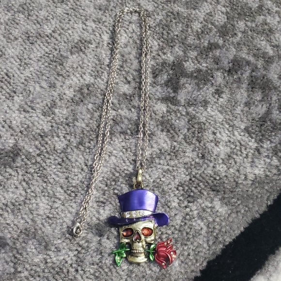 NWT Purple Skull Rose 26 inch Necklace - Picture 5 of 5